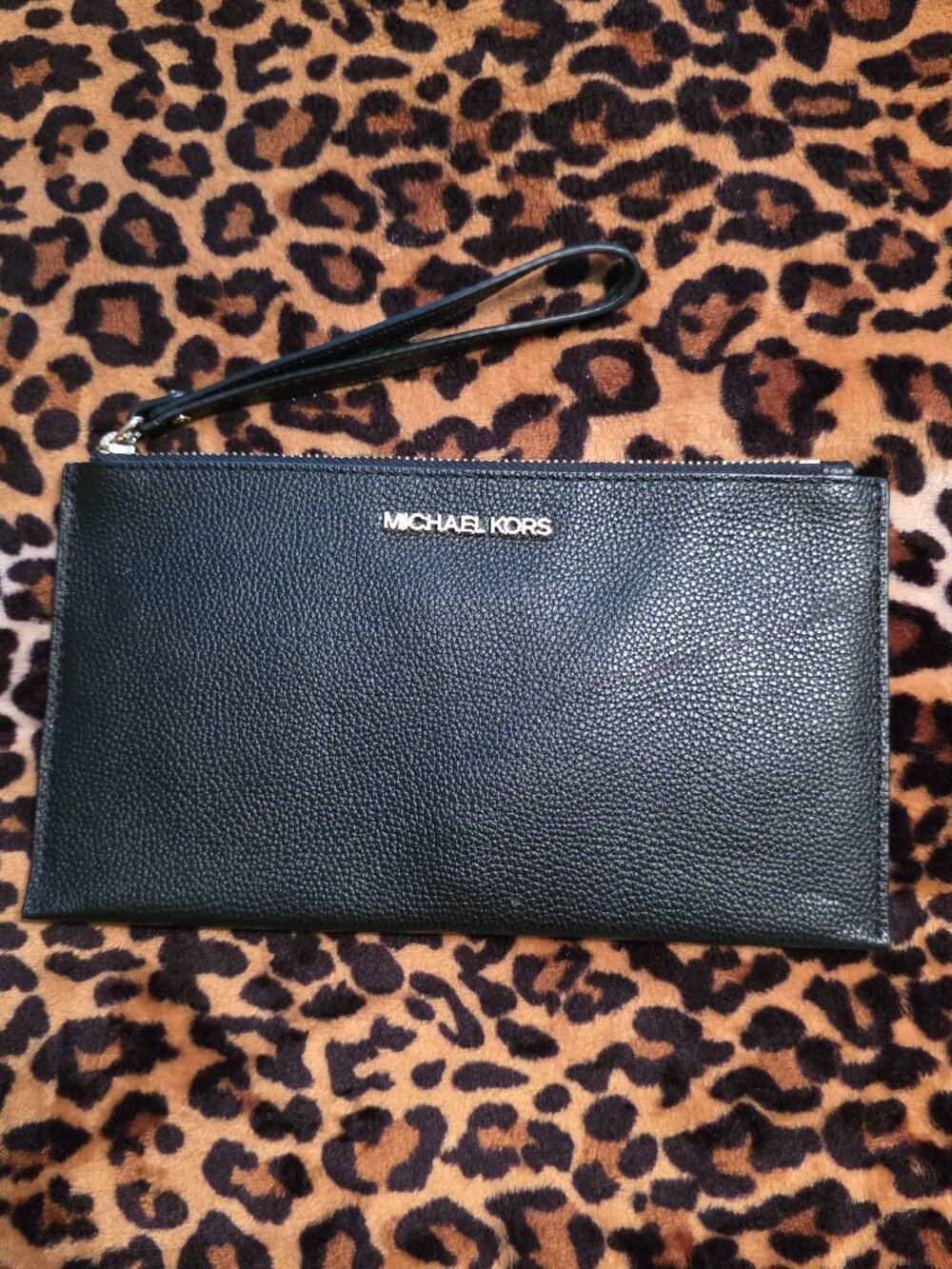 Micheal Kors Jet Set Wristlet